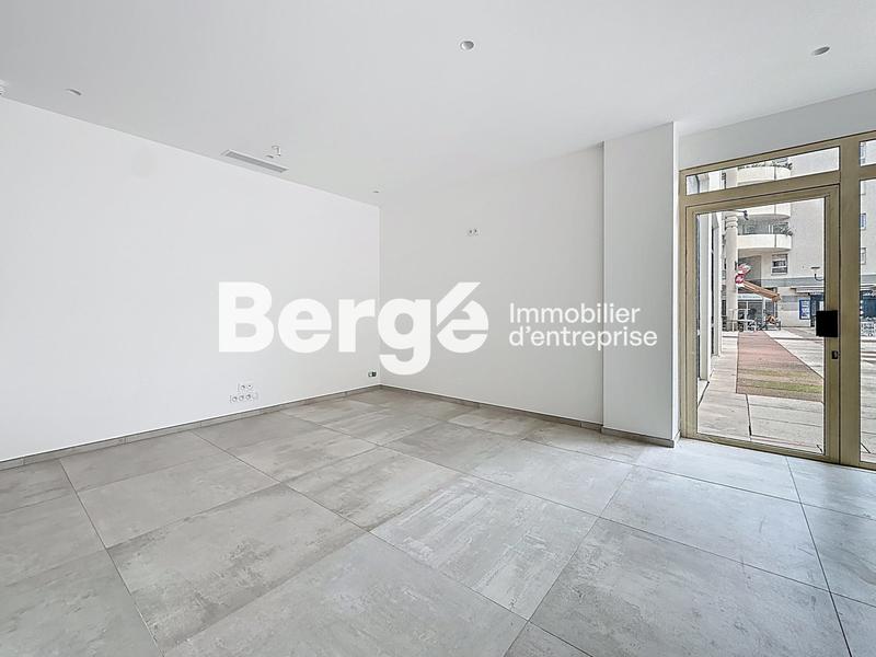 Local commercial - 128 m²