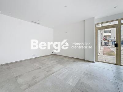 Local commercial - 128 m²