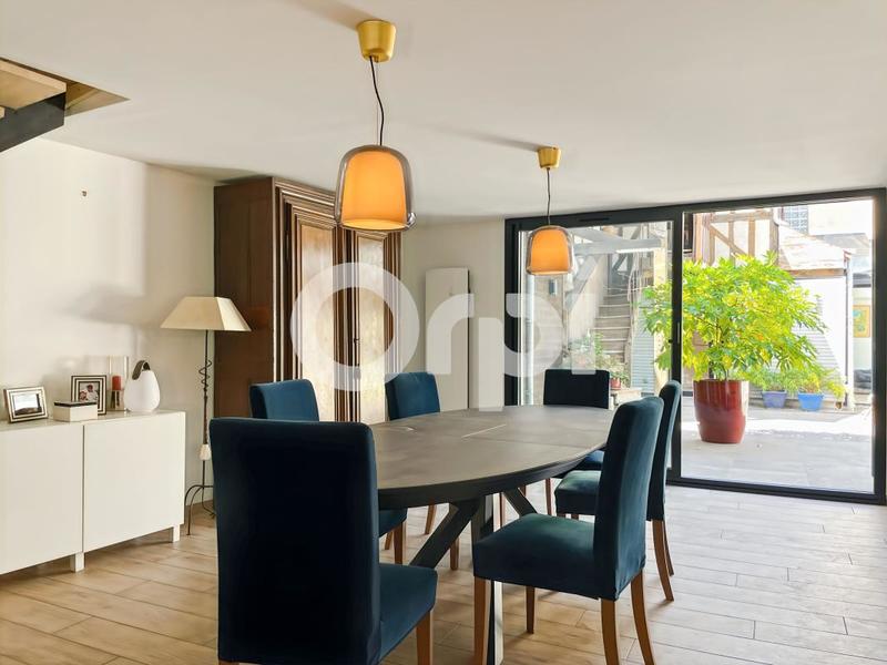 Propriété - 276 m² - 10 pièces