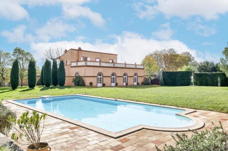 Demeure - 330 m² - 7 pièces