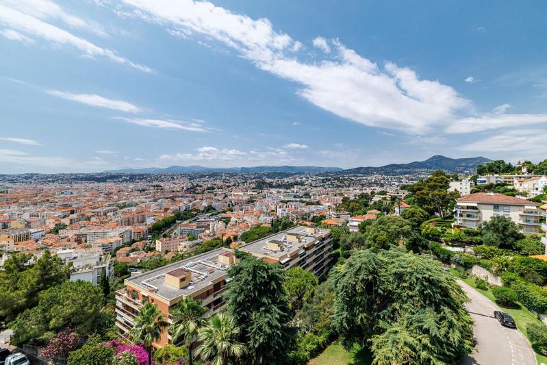 Appartement - 167 m² - 5 pièces