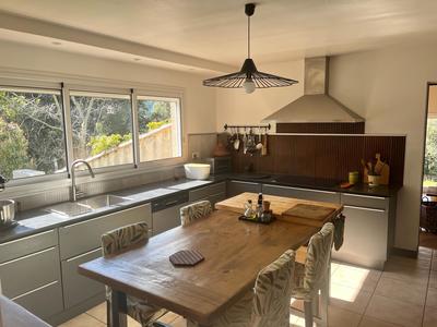 Maison - 266 m² - 9 pièces