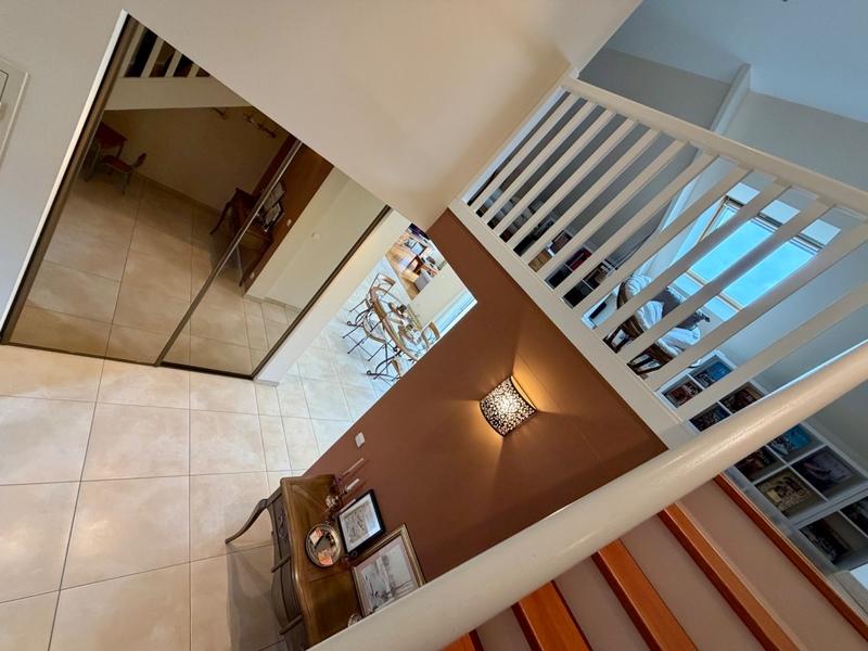 Maison - 167 m² - 8 pièces