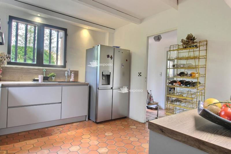 Maison - 222 m² - 8 pièces