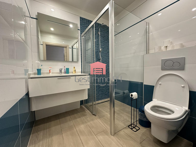 Maison contemporaine - 237 m² - 8 pièces