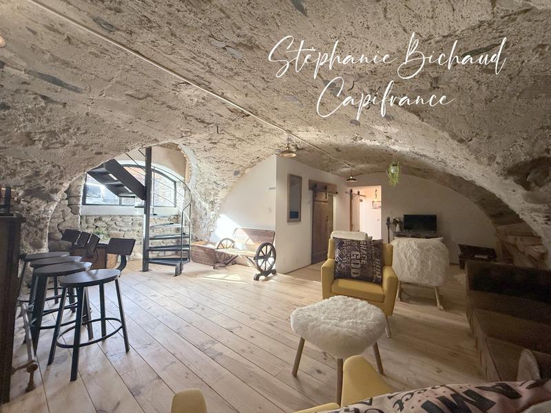 Maison - 169 m² - 6 pièces