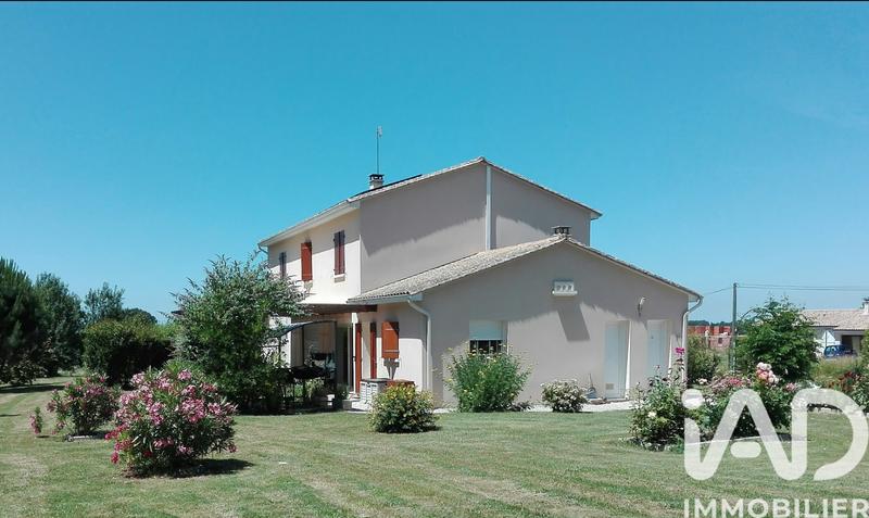 Maison - 240 m² - 9 pièces