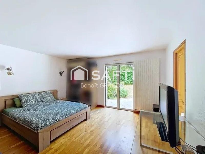 Maison - 204 m² - 7 pièces