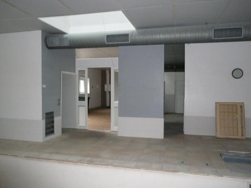Local commercial - 177 m² - 4 pièces