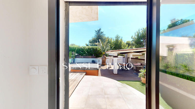 Maison - 273 m² - 7 pièces