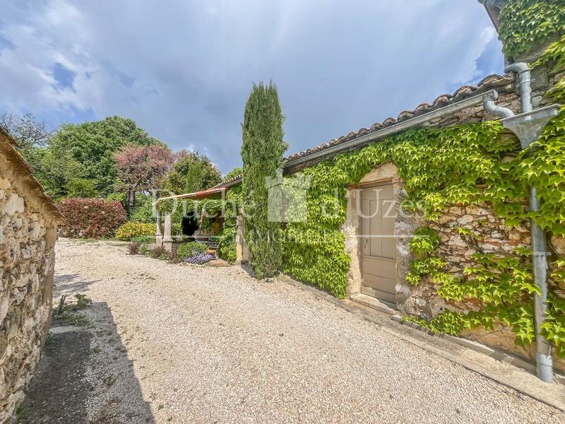 Maison - 275 m² - 7 pièces