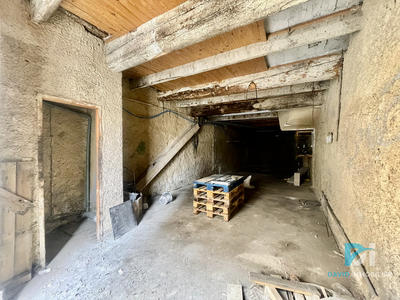 Parking / Garage - 68 m²