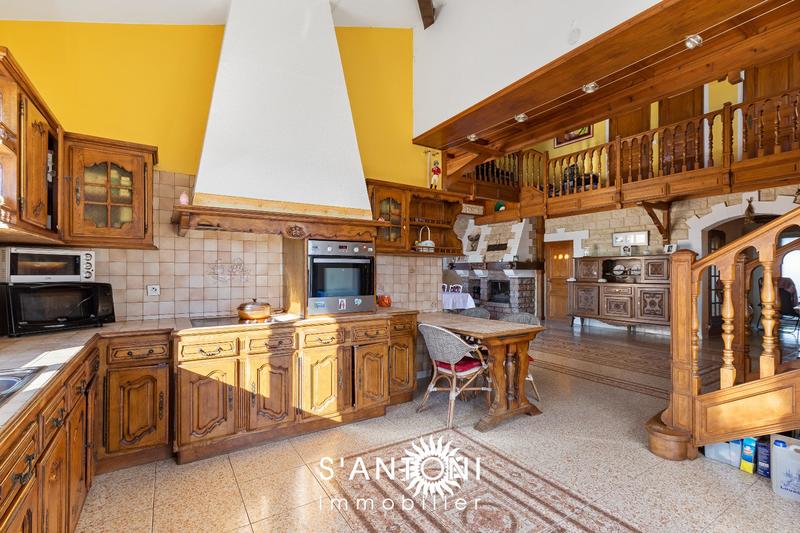 Villa - 215 m² - 4 pièces