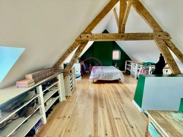 Maison - 260 m² - 10 pièces