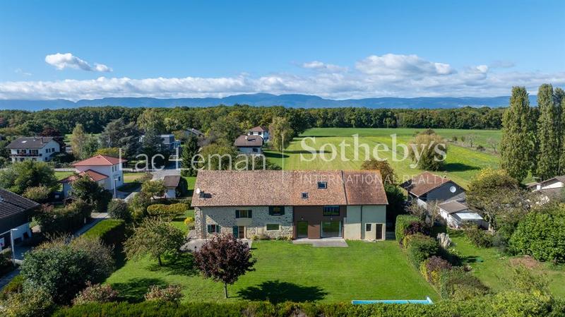 Maison - 309 m² - 9 pièces