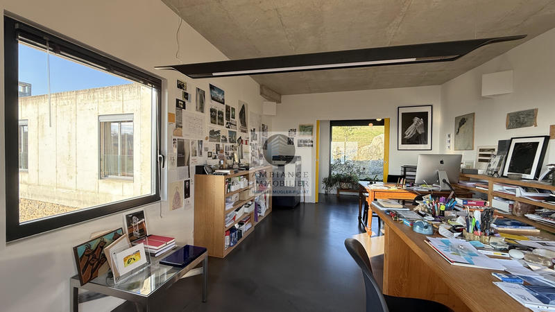 Maison - 241 m² - 8 pièces