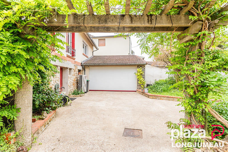 Maison - 133 m² - 8 pièces