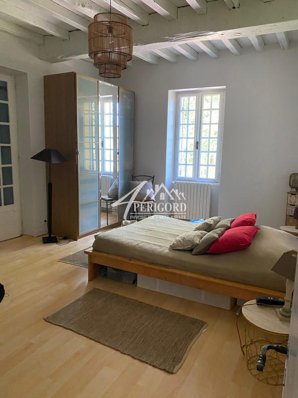 Maison - 555 m² - 16 pièces