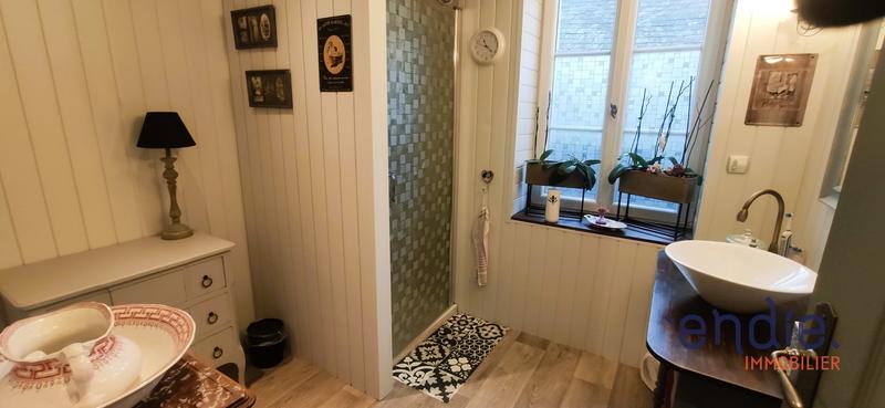 Maison - 183 m² - 6 pièces