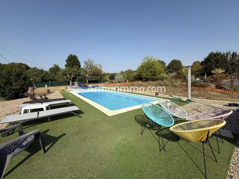 Maison - 239 m² - 8 pièces