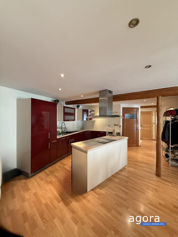 Appartement - 93 m² - 4 pièces