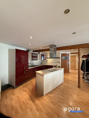 Appartement - 93 m² - 4 pièces