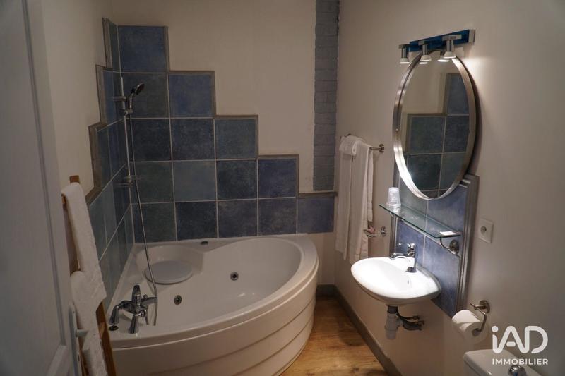 Local commercial - 737 m²