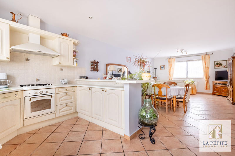 Appartement - 90 m² - 3 pièces