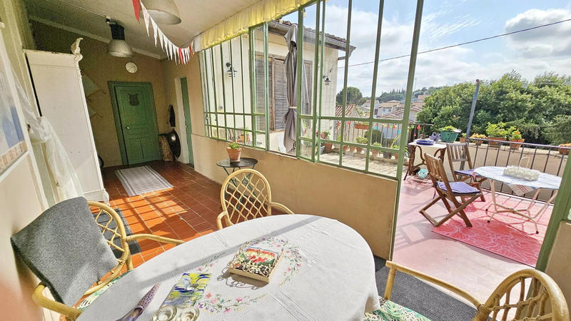 Maison traditionnelle - 205 m² - 7 pièces