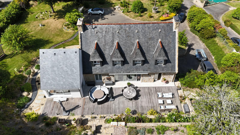 Maison - 216 m² - 8 pièces