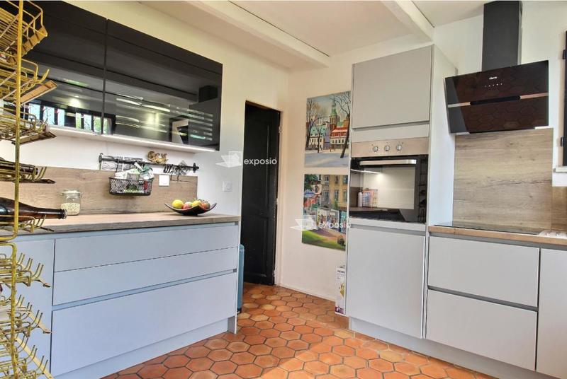 Maison - 222 m² - 8 pièces