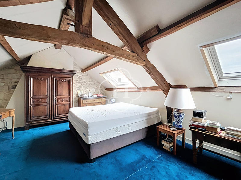 Maison - 230 m² - 8 pièces