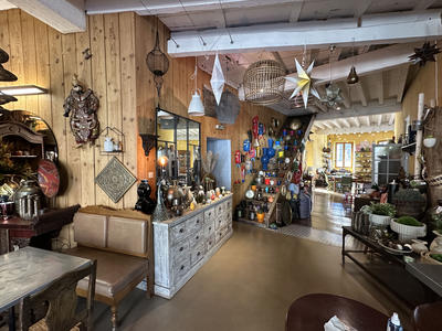 Fonds de commerce - Magasins - 195 m²