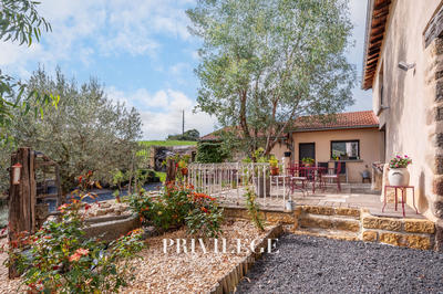 Propriété - 304 m² - 6 pièces