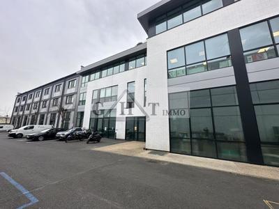 Entrepôt - 3 292 m²