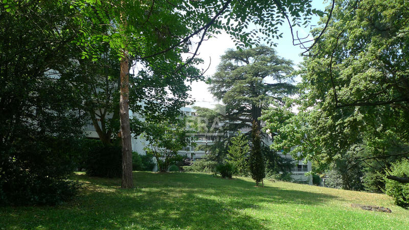 Appartement - 95 m² - 5 pièces