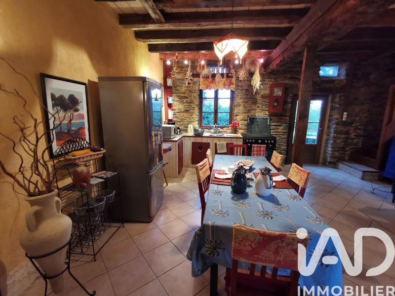 Maison - 328 m² - 11 pièces