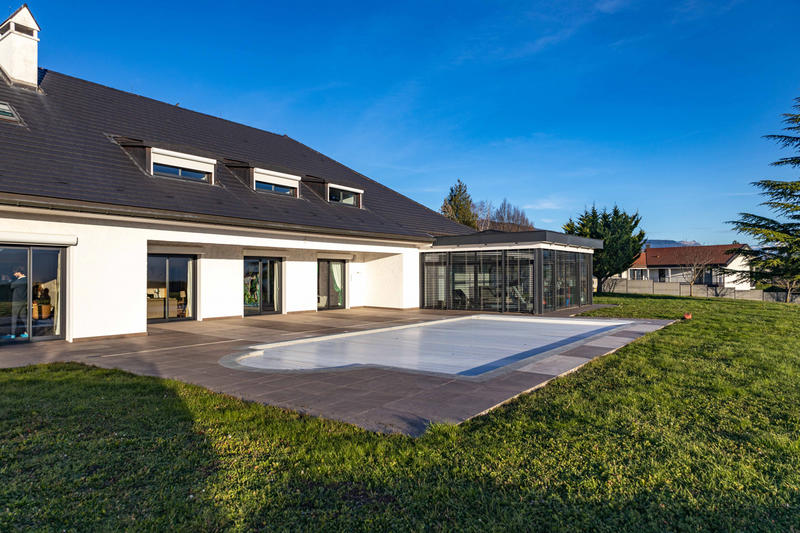 Maison - 680 m² - 19 pièces