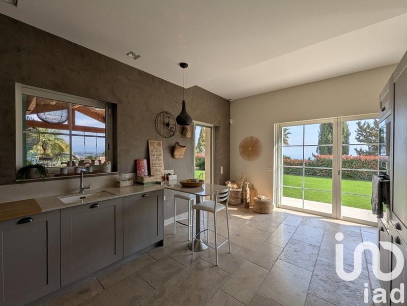 Maison - 192 m² - 6 pièces