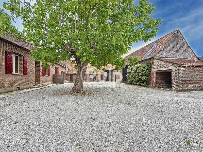 Corps de ferme - 242 m² - 14 pièces