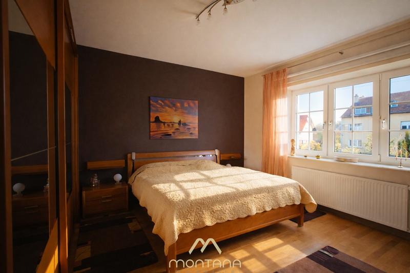 Maison - 216 m² - 9 pièces