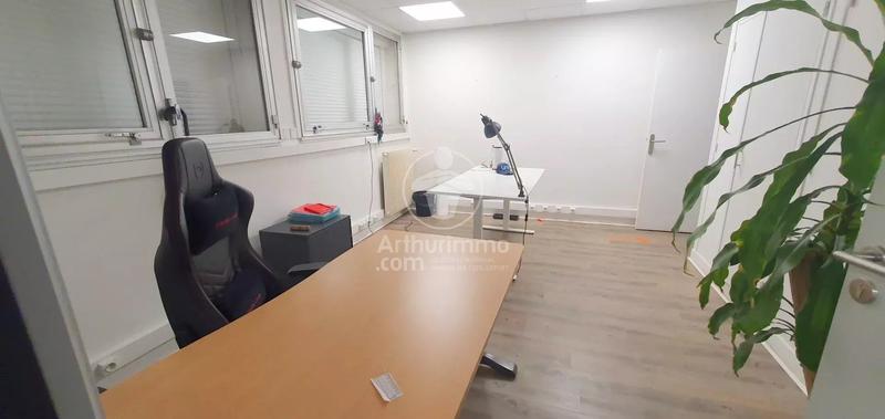 Bureau - 245 m² - 10 pièces