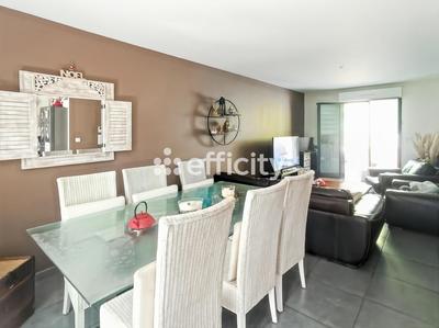 Maison - 232 m² - 12 pièces