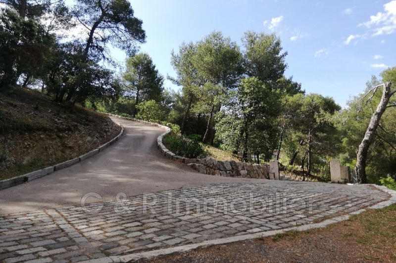 Maison - 185 m² - 8 pièces