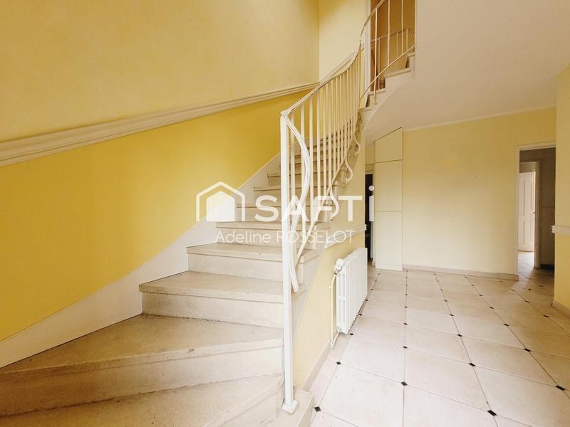 Maison - 220 m² - 10 pièces