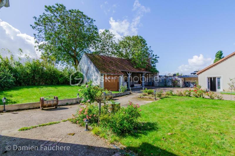 Corps de ferme - 340 m² - 11 pièces