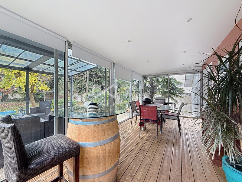 Maison - 192 m² - 7 pièces