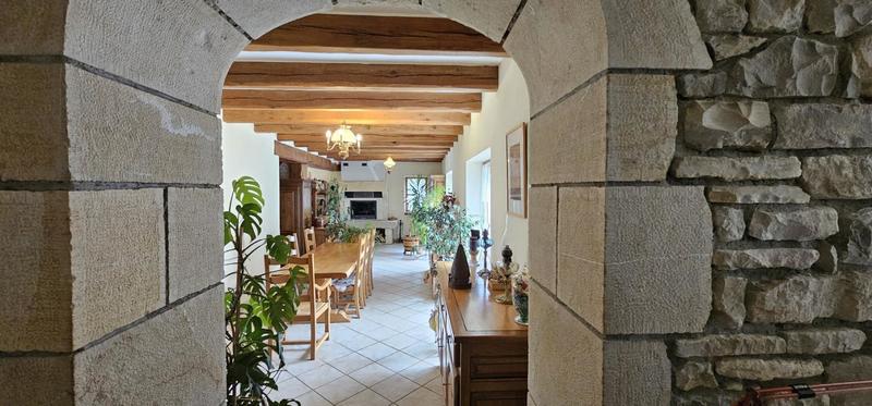 Maison - 228 m² - 7 pièces