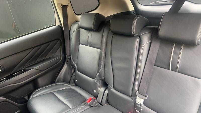 Mitsubishi Outlander III 2.0i Mvec 163 Plug in Hybrid 4wd Bva Intense Style - Automatique Toit ouvrant