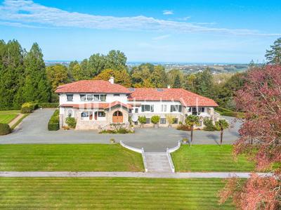 Maison - 550 m² - 12 pièces